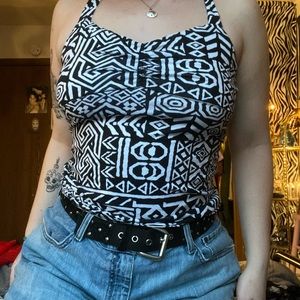 size large black and white patterned razor back vneck tank top